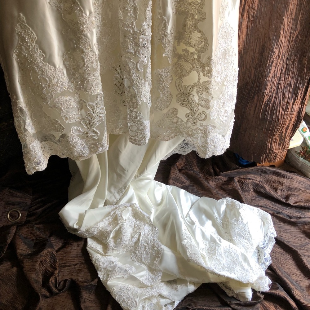 Wedding Gown NEW custom 9-10 - Picture 3 of 8